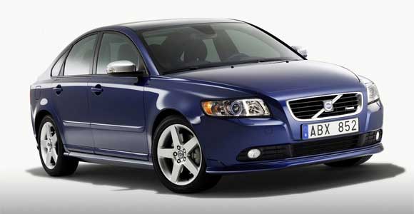 volvos40 2 How does the 2011 Volvo S40 shape up?
